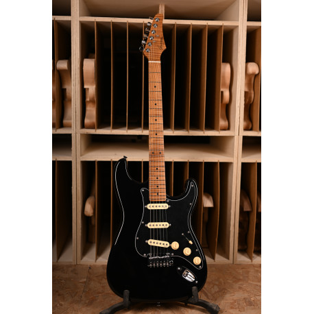 MARCEAU® GUITAR EXPERIENCE ROASTED FLAMED MAPLE NECK BLACK GLOSS